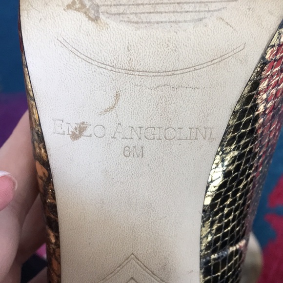 Enzo Angiolini Gold/ blk pumps open toe. 6 - Picture 4 of 8